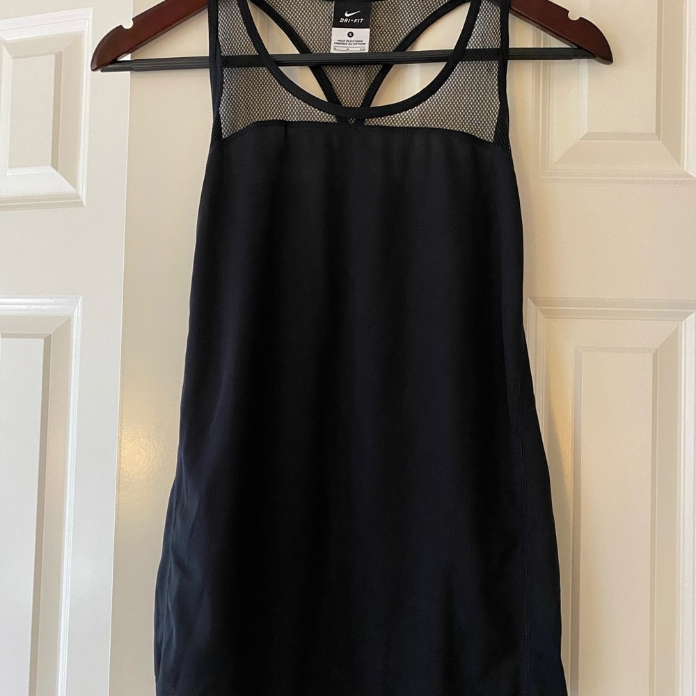 EUC NIKE TANK